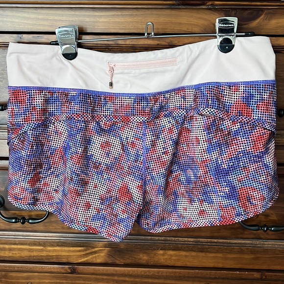 Lululemon speed up short in a vintage pastel pattern. size 10 - Picture 2 of 4